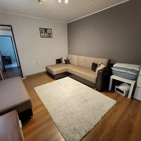 Cozy, Quiet & Family Friendly In Arad Apartment Exterior photo