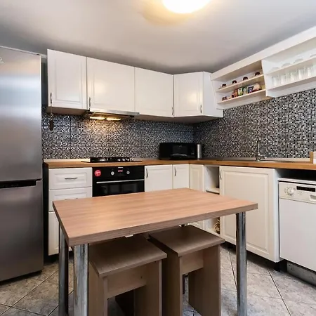 Cozy, Quiet & Family Friendly In Arad Apartment Exterior photo