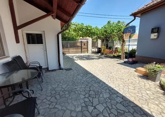 Cozy, Quiet & Family Friendly In Arad