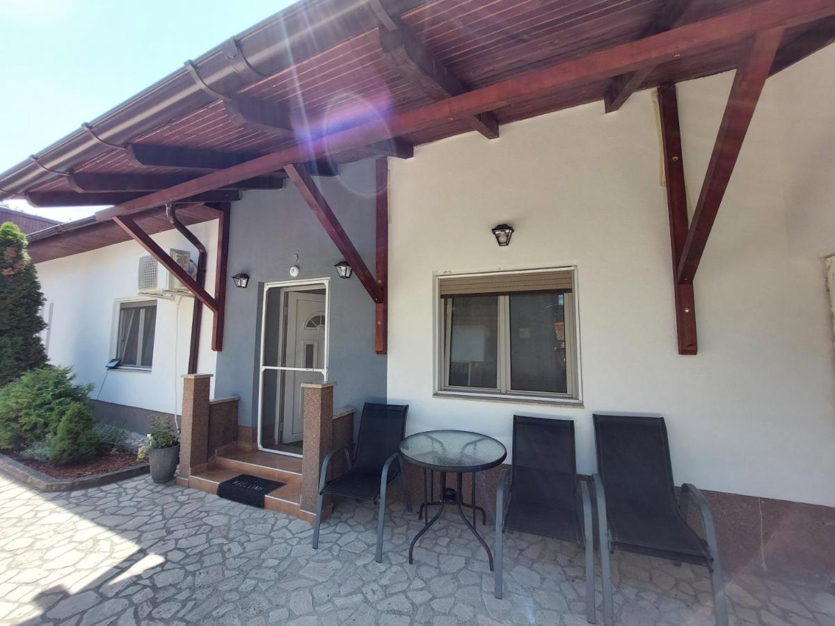 Cozy, Quiet & Family Friendly In Apartment *