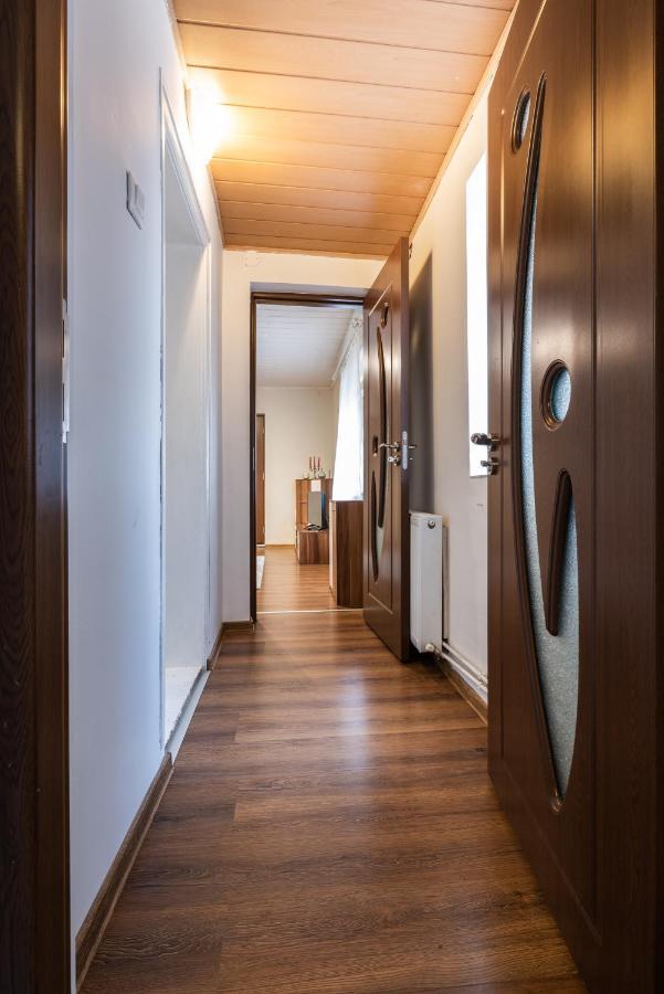 Cozy, Quiet & Family Friendly In Apartment